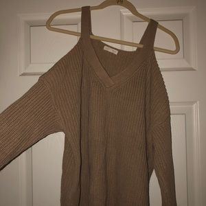 Cut out shoulders sweater